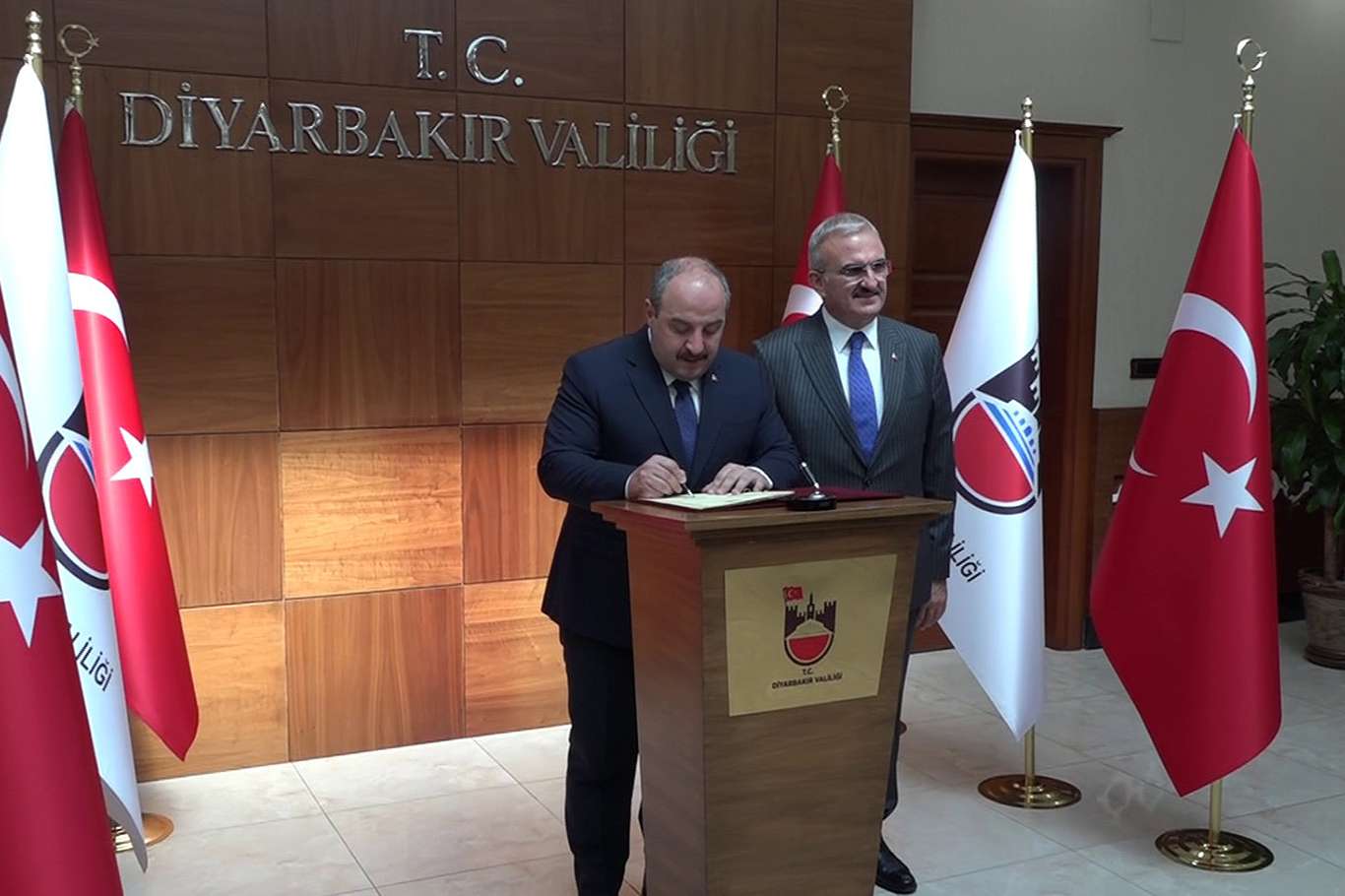 Sanayi ve Teknoloji Bakanı Varank Diyarbakır'da